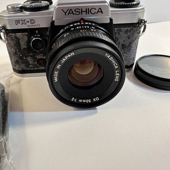 Yashica FX-D Quartz SLR Vintage Film Camera w/extra Lens included Untested - Picture 2 of 10